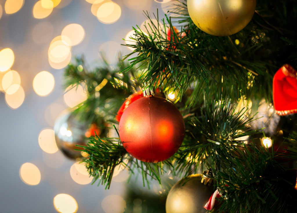 Artificial Christmas Tree 101 - How To Choose The Right Christmas Tree